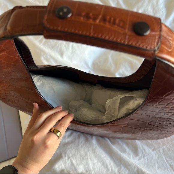 staud large moon croc embossed bag saddle - Picture 4 of 8